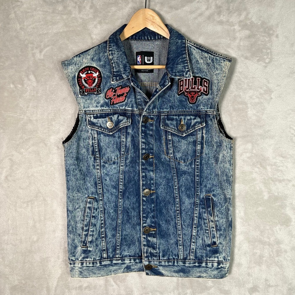 Vintage Chicago Bulls Vest Medium Acid Washed Denim‎ Jacket Patches World Tour